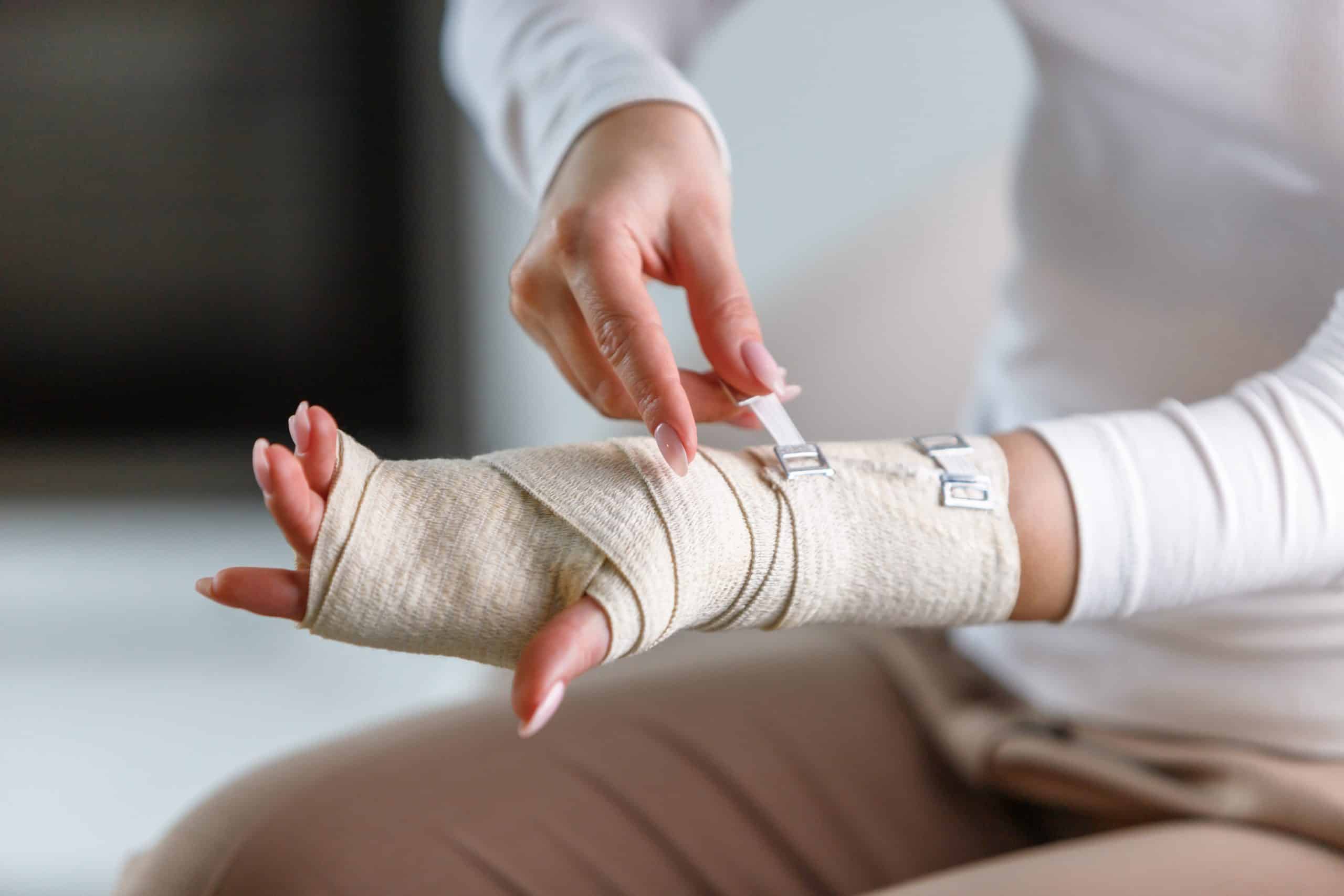 Julian Plastic Surgery - Hands and Arms - carpal tunnel release