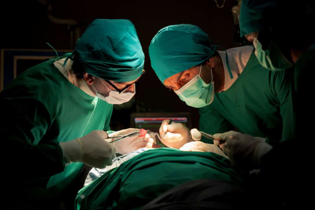 Breast Lift Tummy Tuck: Is Combining Them Safe?